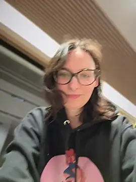 The Snowwhitee online show from March 29, 6:41 pm