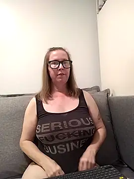 Snapshot of SweetandNaughty1 chatting on November 7, 5:51 am SweetandNaughty1 online show from November 7, 5:51 am