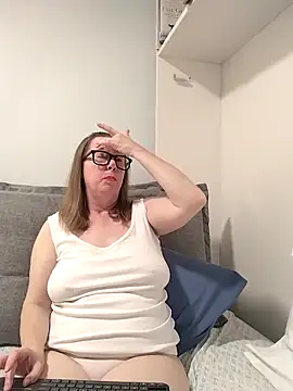 Snapshot of SweetandNaughty1 chatting on December 3, 8:18 pm SweetandNaughty1 online show from December 3, 8:18 pm