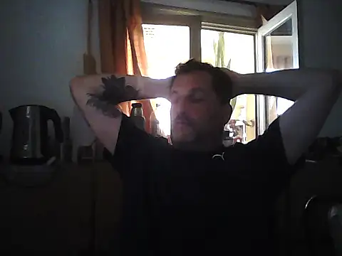 Reload 033 online show from April 20, 6:31 pm