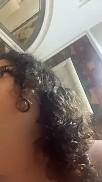 Snapshot of valentinny chatting on November 24, 2:11 am valentinny online show from November 24, 2:11 am