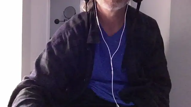 Snapshot of readyforfunxxx chatting on May 8, 1:38 pm readyforfunxxx online show from May 8, 1:38 pm