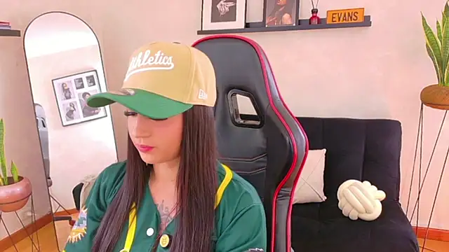 EmmyEvans1 online show from February 28, 7:26 pm