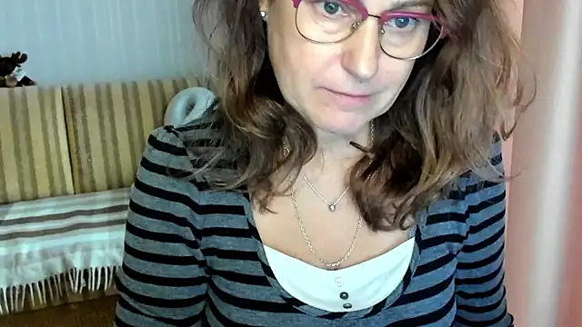 lauraoven online show from October 23, 8:57 am