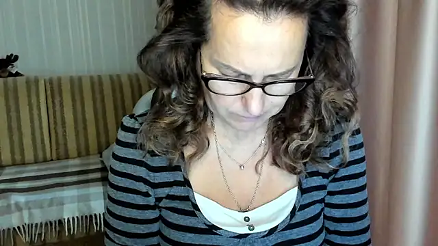 lauraoven online show from October 24, 7:27 am