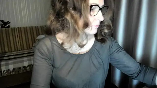 lauraoven online show from December 16, 7:13 am