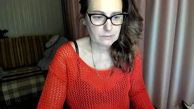 lauraoven online show from February 9, 7:45 am