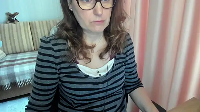 lauraoven online show from March 17, 7:23 am