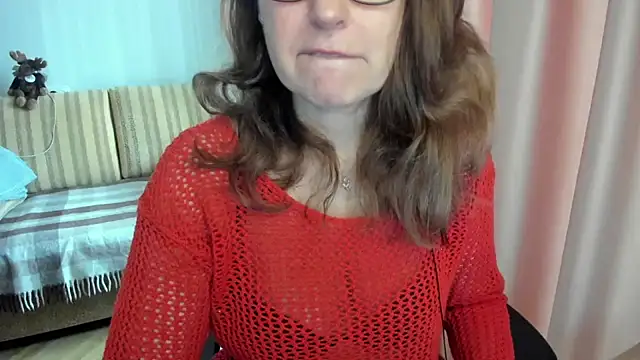 lauraoven online show from March 26, 8:09 am