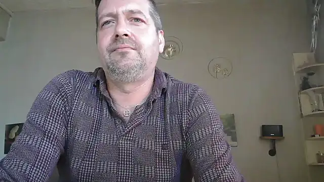 matrikes1 online show from April 16, 3:13 pm