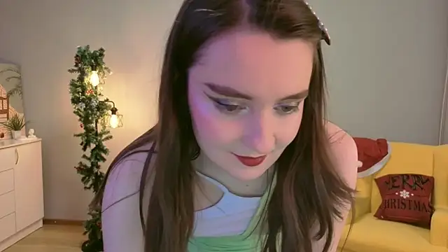 Snapshot of CloudGrace chatting on December 15, 6:23 pm CloudGrace online show from December 15, 6:23 pm