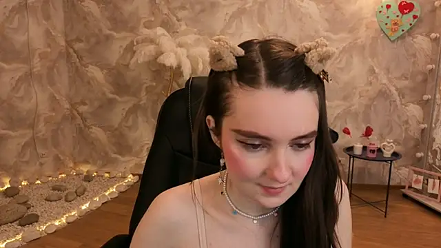 Snapshot of CloudGrace chatting on February 17, 3:14 am CloudGrace online show from February 17, 3:14 am