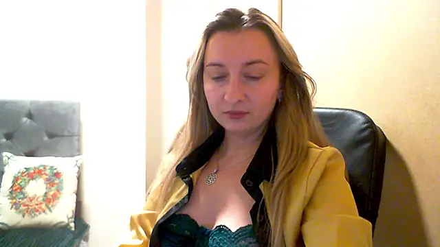 SusanCurt online show from February 5, 8:24 pm