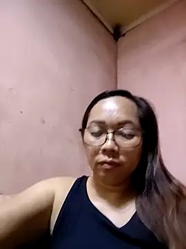 Snapshot of asianwet4u chatting on April 21, 5:47 am asianwet4u online show from April 21, 5:47 am