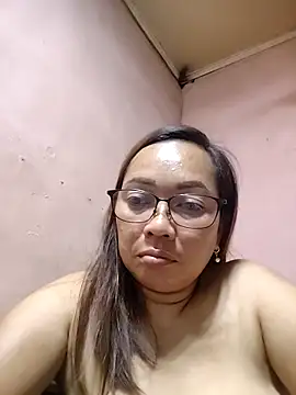 Snapshot of asianwet4u chatting on April 25, 1:52 pm asianwet4u online show from April 25, 1:52 pm