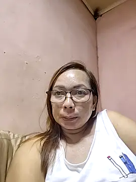 Snapshot of asianwet4u chatting on May 4, 3:30 pm asianwet4u online show from May 4, 3:30 pm