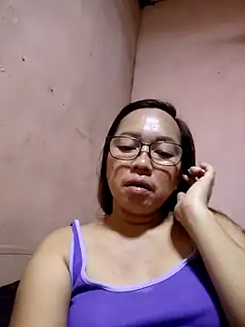 Snapshot of asianwet4u chatting on May 12, 6:21 am asianwet4u online show from May 12, 6:21 am