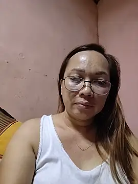 Snapshot of asianwet4u chatting on May 19, 6:20 am asianwet4u online show from May 19, 6:20 am