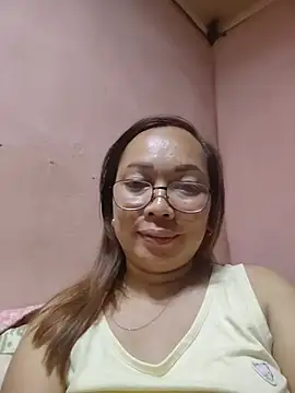 Snapshot of asianwet4u chatting on May 27, 4:26 pm asianwet4u online show from May 27, 4:26 pm
