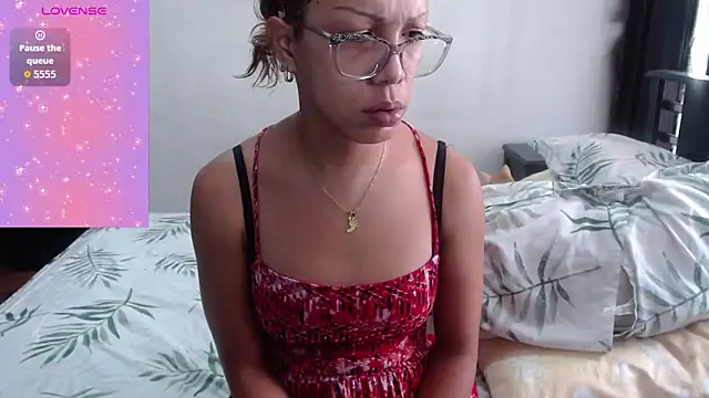 Snapshot of sensual_nataliee chatting on April 16, 2:40 pm sensual nataliee online show from April 16, 2:40 pm