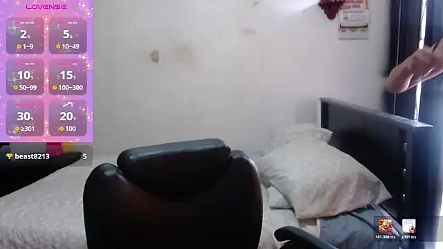 Snapshot of sensual_nataliee chatting on May 31, 6:09 pm sensual nataliee online show from May 31, 6:09 pm