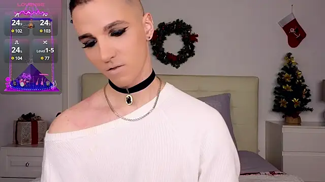 Snapshot of HelenSpellman chatting on December 24, 7:11 pm HelenSpellman online show from December 24, 7:11 pm