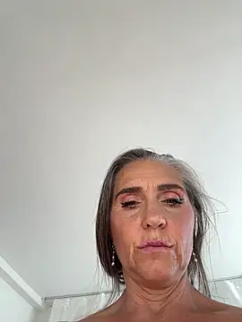 Snapshot of Alimela chatting on February 3, 11:15 am Alimela online show from February 3, 11:15 am