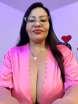 esmeralda milf online show from February 27, 8:09 pm