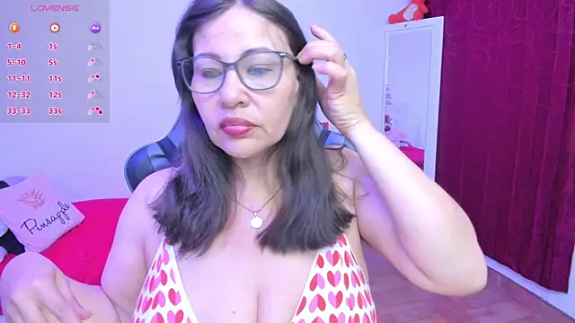Snapshot of esmeralda_milf chatting on May 20, 9:54 pm esmeralda milf online show from May 20, 9:54 pm