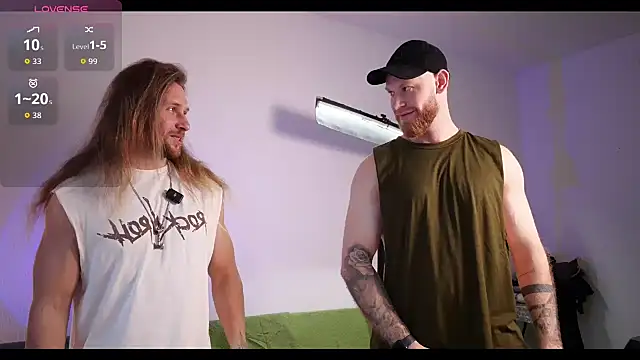 Snapshot of Xxx_______Xxx chatting on October 15, 11:32 am Xxx Xxx online show from October 15, 11:32 am