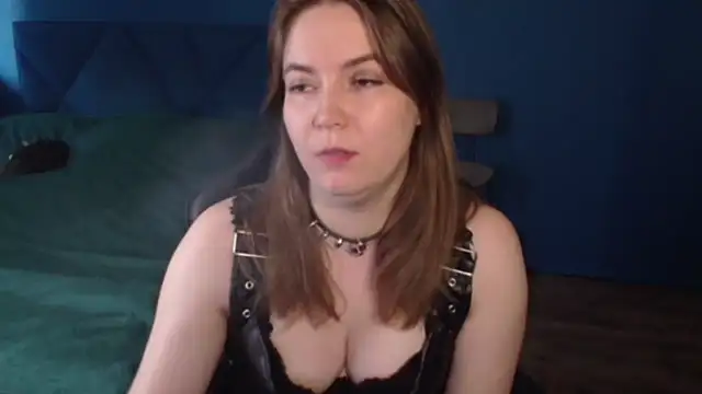 Snapshot of AlessaBlackMoon chatting on June 19, 12:42 pm AlessaBlackMoon online show from June 19, 12:42 pm