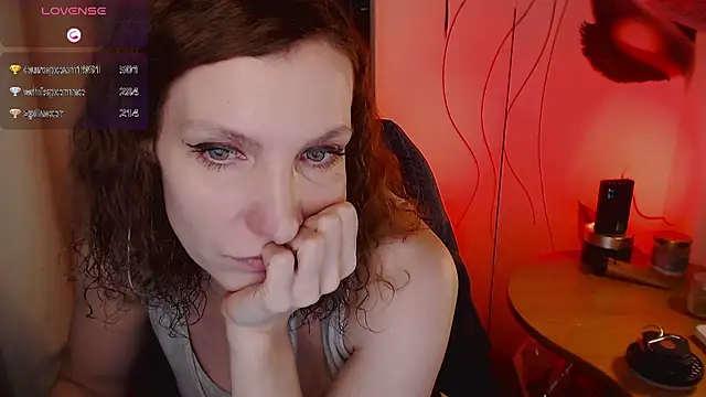 Snapshot of JohansonKatie chatting on February 1, 2:47 am JohansonKatie online show from February 1, 2:47 am