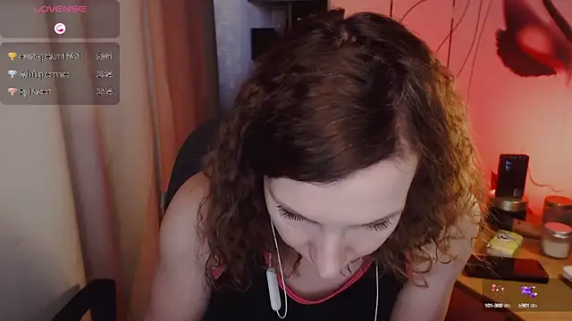 Snapshot of JohansonKatie chatting on February 4, 9:49 am JohansonKatie online show from February 4, 9:49 am