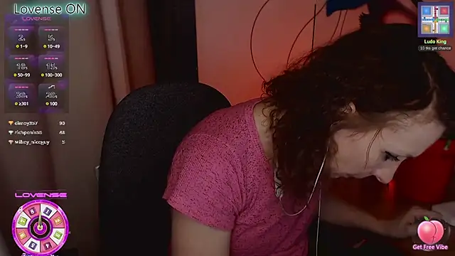 Snapshot of JohansonKatie chatting on February 24, 3:09 pm JohansonKatie online show from February 24, 3:09 pm