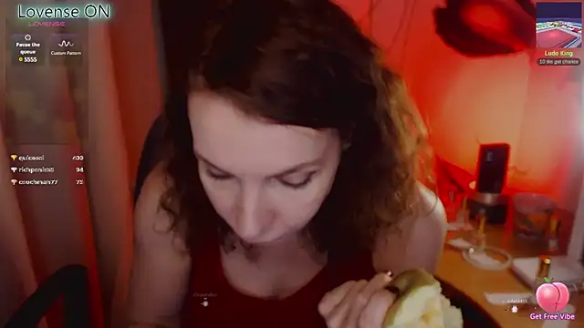 Snapshot of JohansonKatie chatting on March 9, 3:11 am JohansonKatie online show from March 9, 3:11 am