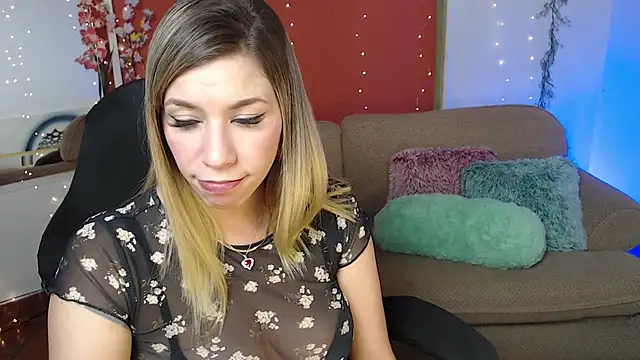 ms sofia x online show from December 4, 8:07 pm