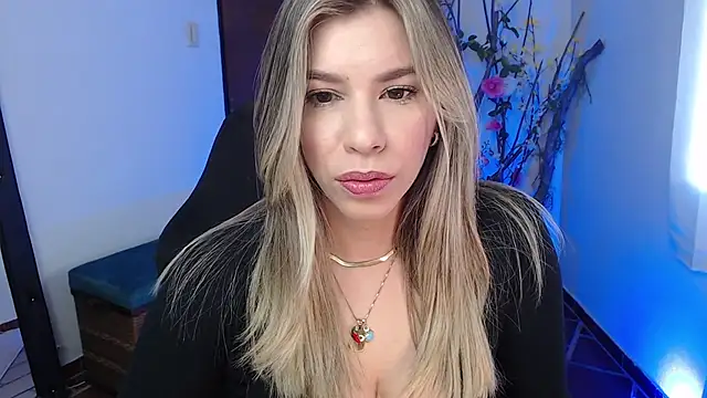 Snapshot of ms_sofia_x chatting on October 29, 3:36 pm ms sofia x online show from October 29, 3:36 pm