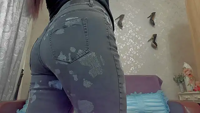 emilianna666 online show from December 10, 9:01 am