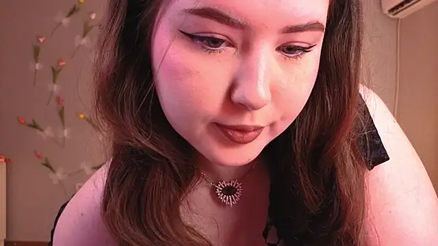 Snapshot of NicoleFoxery chatting on June 25, 5:12 am NicoleFoxery online show from June 25, 5:12 am
