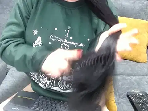 Snapshot of kamila-diablita chatting on December 23, 2:28 pm kamila-diablita online show from December 23, 2:28 pm