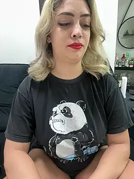 Snapshot of NathFox chatting on December 15, 8:25 pm NathFox online show from December 15, 8:25 pm