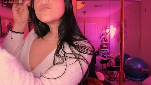 Evie-Luna online show from February 18, 3:46 am