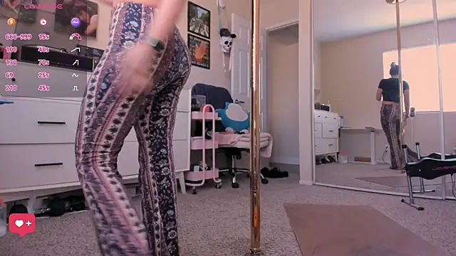 Evie-Luna online show from April 4, 11:13 pm