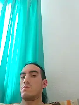 Snapshot of TommyMomentum chatting on December 17, 3:06 pm TommyMomentum online show from December 17, 3:06 pm