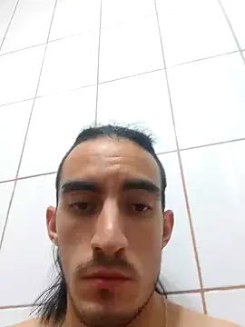 Snapshot of TommyMomentum chatting on January 17, 7:08 am TommyMomentum online show from January 17, 7:08 am