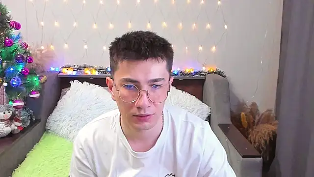 Snapshot of Yumi_steve chatting on December 20, 10:54 pm Yumi steve online show from December 20, 10:54 pm