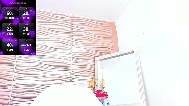 Snapshot of mia_pineda chatting on February 1, 6:19 pm mia pineda online show from February 1, 6:19 pm