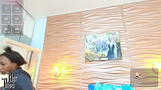 Snapshot of mia_pineda chatting on September 27, 9:09 pm mia pineda online show from September 27, 9:09 pm