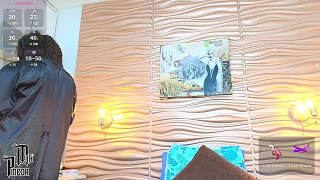 Snapshot of mia_pineda chatting on September 30, 4:01 pm mia pineda online show from September 30, 4:01 pm