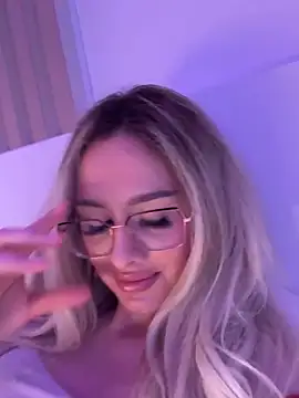 mollyxxx online show from February 16, 7:04 am